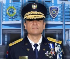 Oposición ve mensaje de Cruz Cruz como señal de alerta; oficialista defiende cambio en la Policía