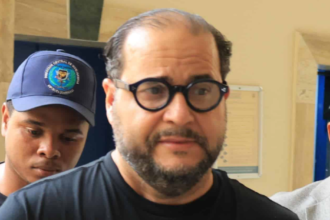 Aquiles Jiménez ofrece disculpas públicas a Alicia Ortega, Fernando Hasbún y su familia