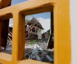 «Nos cayeron trozos de techo en la cabeza», dice español afectado por sismo en Indonesia