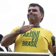 Flávio Bolsonaro propone bajar a 14 años la edad penal para delitos graves