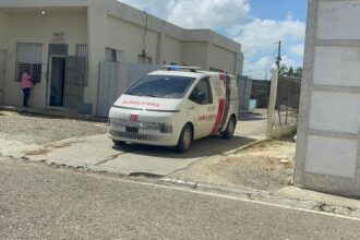 Investigan muerte de seguridad de 22 años hallado con impacto de bala en residencial de Los Cerros de Gurabo