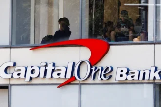 El banco Capital One argumenta que cerró cientos de cuentas de la Organización Trump por un posible lavado de dinero
