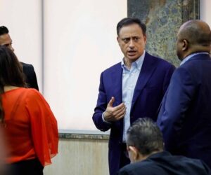 Tribunal rechaza extinguir proceso contra Jean Alain y ordena iniciar lectura de acusación