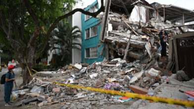 Colombia afronta una reconstrucción "dura" una semana después del terremoto
