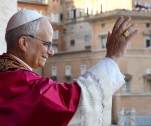 El papa pide que la Iglesia sea la familia de quienes quedaron en el camino por adicciones