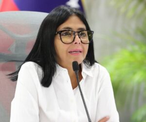 Delcy Rodríguez afirma que 1,046 venezolanos detenidos han regresado a sus hogares
