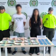 Arrestan a dos dominicanos en Colombia con millonaria suma de dinero y tarjetas bancarias