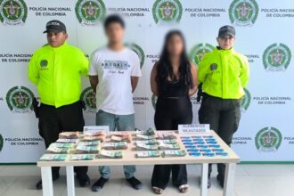 Arrestan a dos dominicanos en Colombia con millonaria suma de dinero y tarjetas bancarias