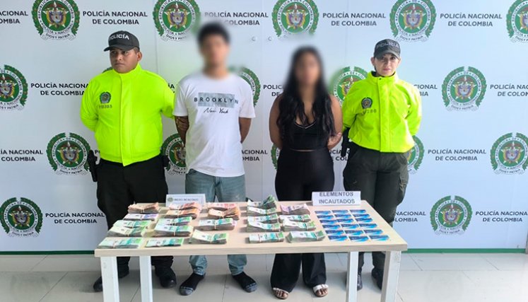 Arrestan a dos dominicanos en Colombia con millonaria suma de dinero y tarjetas bancarias