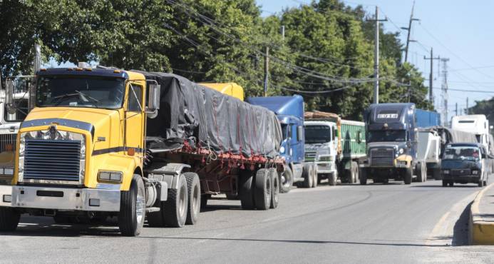 Transporte de mercancías en la zona fronteriza.