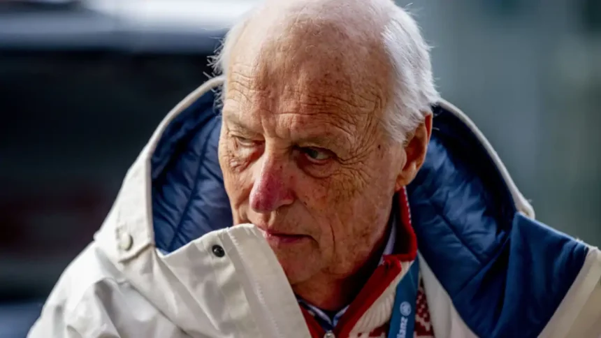 Empeora el estado de salud del rey Harald de Noruega, que permanece estable por infección