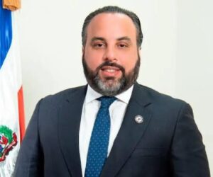 Abinader designa a Julio Peña Guzmán presidente de la Junta de Aviación Civil