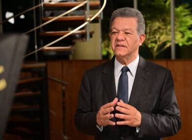 Leonel Fernández considera a Santiago Matías un fenómeno comunicacional