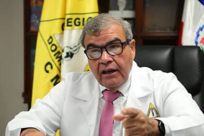 Rufino Senén Caba pide a Abinader intervenir el SNS y advierte sobre deudas de hospitales públicos