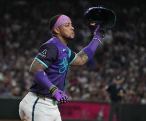 Ketel Marte regresa con los D-backs y se disculpa ante sus compañeros