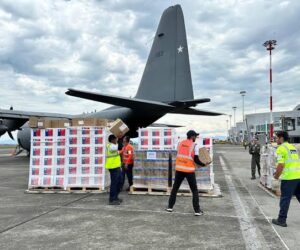 La ayuda comienza a llegar a las zonas más alejadas afectadas por el terremoto en Colombia