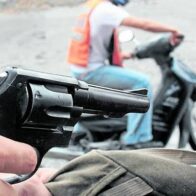 Atracan a punta de pistola a trabajadora cuando iba a una zona franca en Santiago