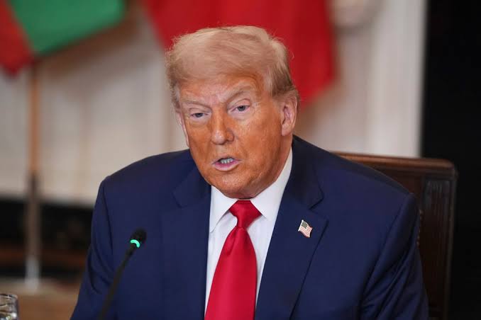 Trump amenaza a Canadá con “consecuencias peores” y eleva tensión comercial