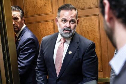Trump dice que le pidió retirarse de primarias al congresista Cory Mills