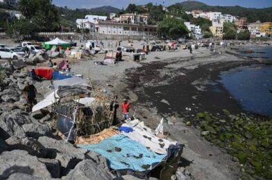 Amnistía Internacional exige protección en Ceuta para los inmigrantes y las ONG
