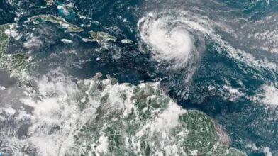 Tormenta tropical Dolly avanza hacia el Caribe y amenaza con fuertes lluvias