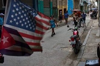 EEUU intensifica sanciones contra Cuba: defensa, comercio