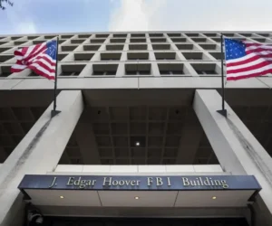 Sede del FBI: juez frena intento de Trump de trasladarla a Washington