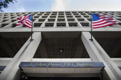 Juez bloquea el plan de Donald Trump de frenar el traslado de la sede del FBI a Maryland
