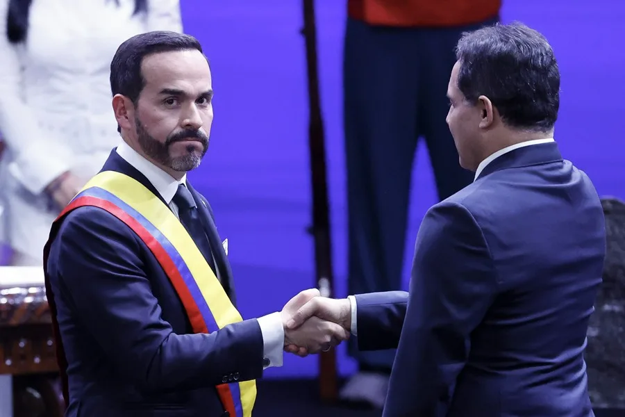 Un juez ordena a De la Espriella disculparse por vulnerar la neutralidad religiosa en su investidura