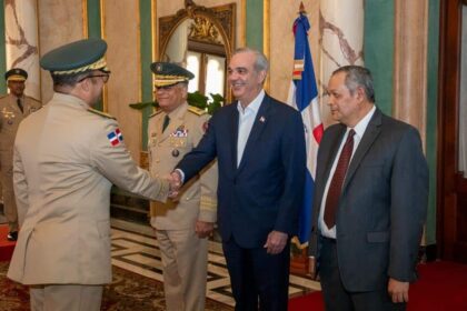 Los nuevos mandos militares de Abinader reciben una agenda marcada por frontera, migración y narcotráfico