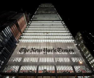 New York Times deberá pagar US$9.25 millones a exjugador de Alabama por difamación