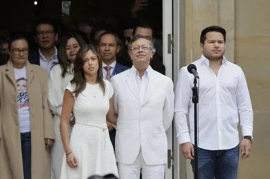 Petro se despide de la Casa de Nariño en su último acto como presidente de Colombia