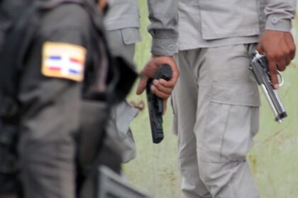 Tiroteo con la Policía deja un muerto y un herido