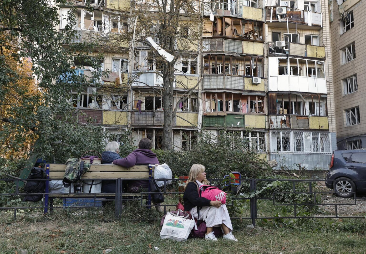 Ascienden a 15 los muertos y a 39 los heridos en ataque masivo nocturno ruso contra Kiev