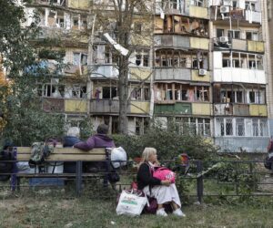 Ascienden a 15 los muertos y a 39 los heridos en ataque masivo nocturno ruso contra Kiev