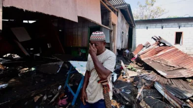 Suben a 53 los muertos y a 135 los heridos tras terremoto de 7,7 en Indonesia