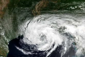 El ciclón Cristóbal decrece a depresión en el Atlántico pero EEUU vigila otros sistemas