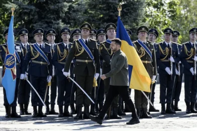 Zelenski afirma en el Día de la Independencia que Ucrania “no es una víctima, sino un guerrero”