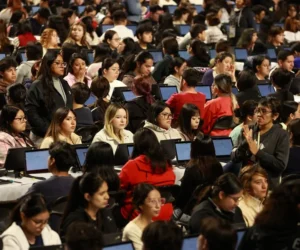UNAM detecta intentos de trampa en examen presencial tras polémica por uso de IA