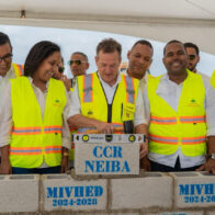 Ministro Bisonó inicia construcción de moderno CCR en Neiba