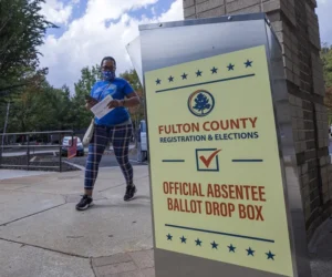 Jueza permite aplicar orden de Trump para limitar el voto por correo en Estados Unidos