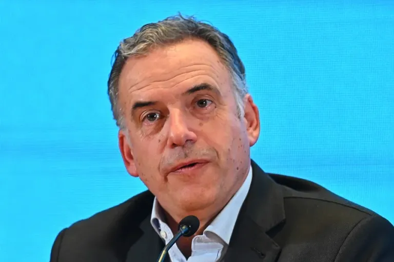 La desaprobación del Gobierno de Yamandú Orsi en Uruguay sube al 57%, según una nueva encuesta