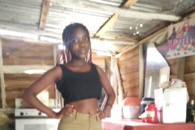 Buscan adolescente desaparecida de 15 años tras salir de su vivienda en Villa Tapia