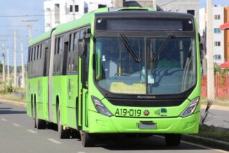 Usuarios cuestionan servicio de OMSA en Ciudad Juan Bosch a 20 días de incorporar 25 autobuses