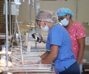 Salud Pública reporta reducción de 25 % en mortalidad materna en 2026