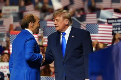 Trump nomina a esposa del cantante de 'God Bless the USA' como embajadora en Barbados