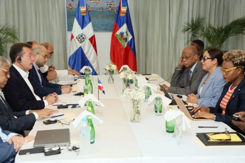 República Dominicana y Haití buscan restablecer operaciones consulares