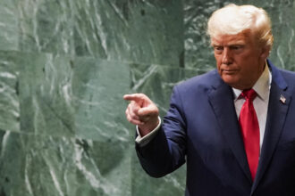 Trump asegura que deberá tomar una decisión: llegar a un acuerdo o "aniquilar" a Irán