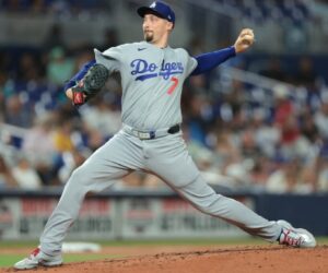 Blake Snell sale de su apertura ante los Rojos tras un inning por rigidez en la ingle