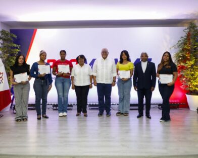 Promipyme entrega RD$72 millones en créditos a 350 emprendedores de Barahona.